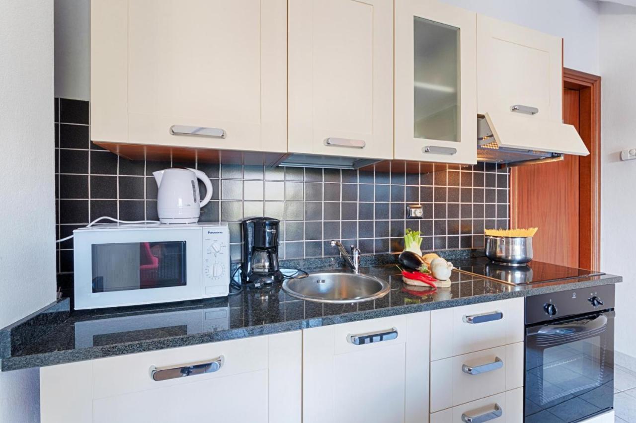 1-Bedroom Apartment Bello Posto Acquaseria Екстериор снимка