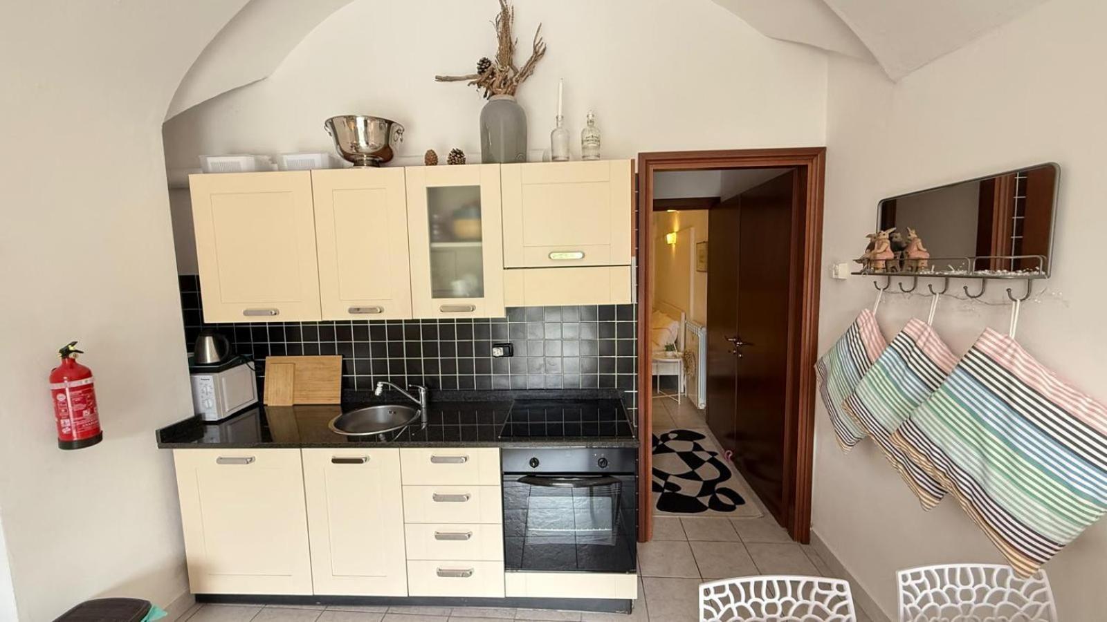 1-Bedroom Apartment Bello Posto Acquaseria Екстериор снимка